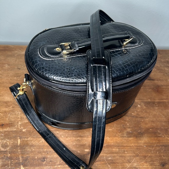 Pierre Balmain Black Croc-Embossed Cosmetic Bag - Picture 11 of 11